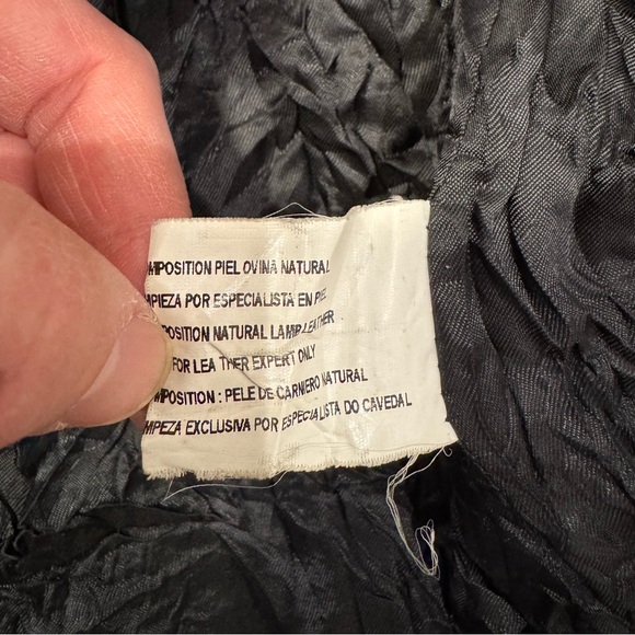 Alji piel Women's Black Leather Button-Front Jacket with Cream Contrast Collar - Picture 7 of 11